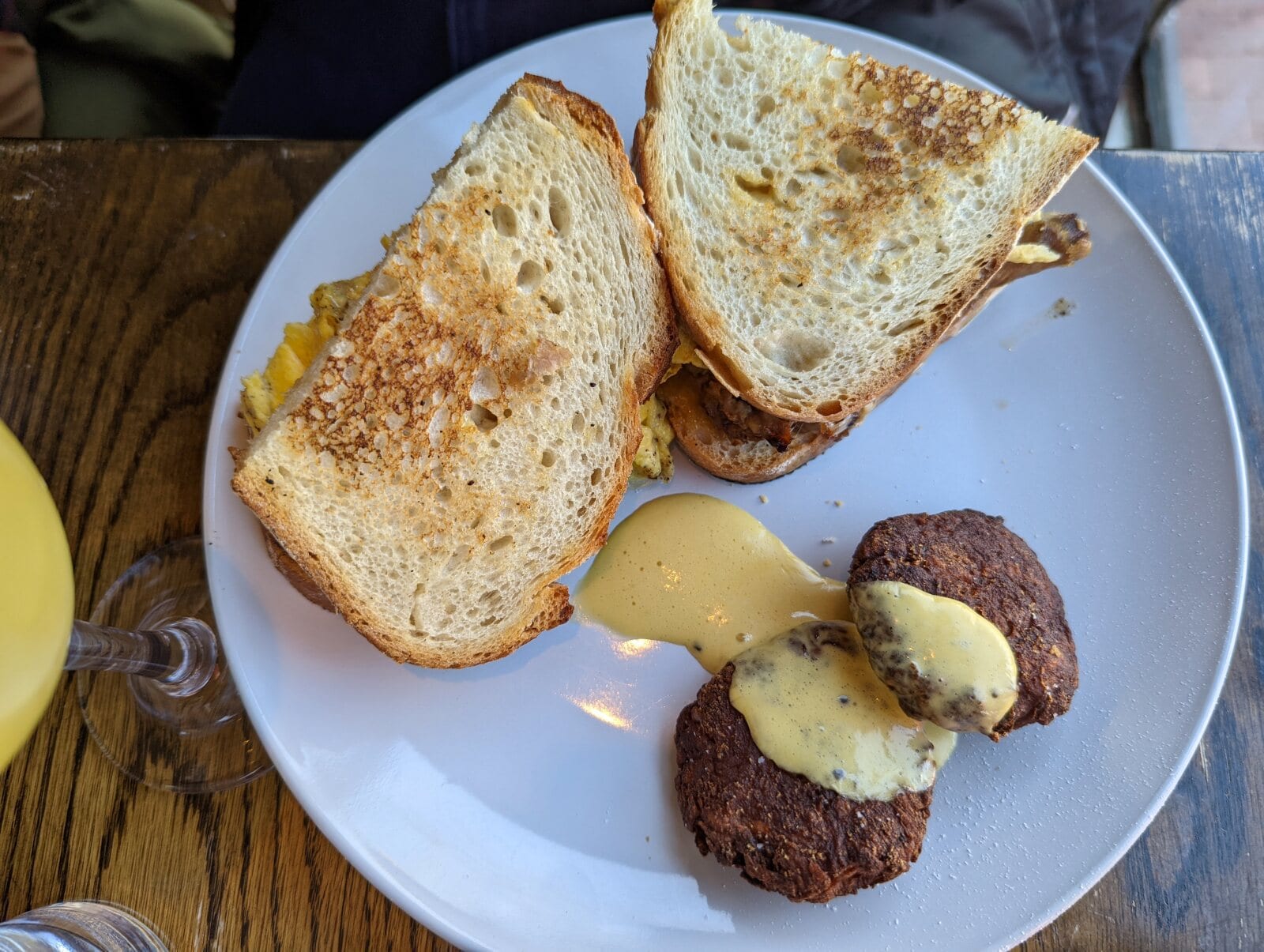 Beuchert's Saloon Review